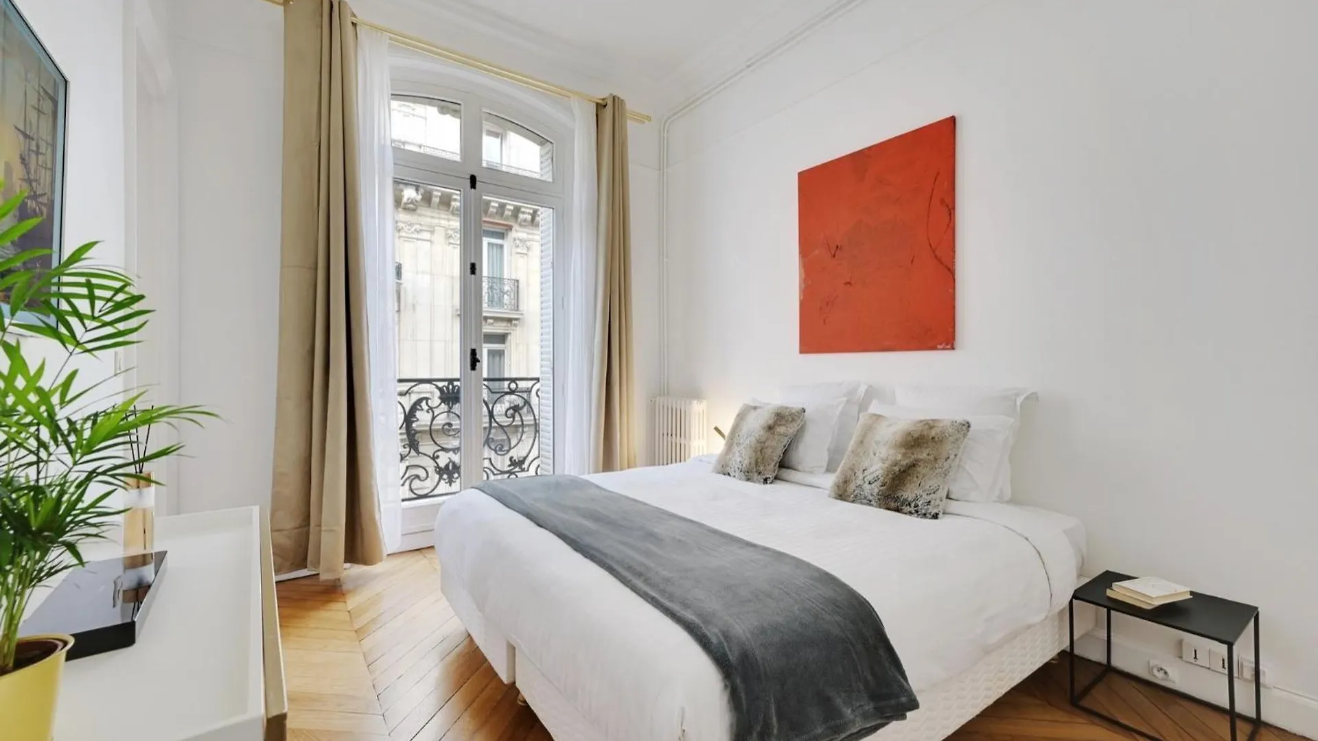 Apartment Eiffel Tower 5 Bedrooms 10 Guests With 2 Carpark Paris